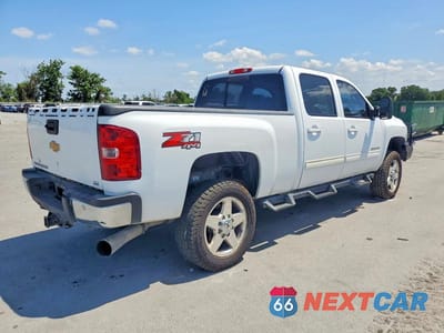 Trzecie zdjęcie samochodu z tyłu: 2014 CHEVROLET SILVERADO K2500 HEAVY DUTY LTZ VIN:1GC1KYE83EF182390 - miniatura