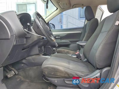 Zdjęcie 7 z 14 samochodu: 2017 MITSUBISHI OUTLANDER SE VIN:JA4AZ3A35HZ044730 - miniatura