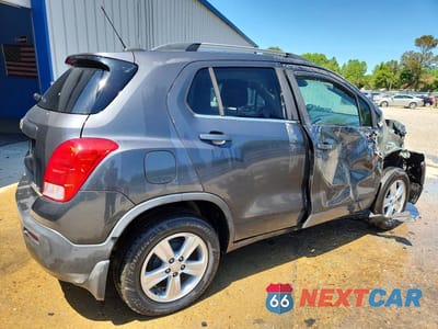 Trzecie zdjęcie samochodu z tyłu: 2016 CHEVROLET TRAX 1LT VIN:3GNCJLSB1GL279652 - miniatura