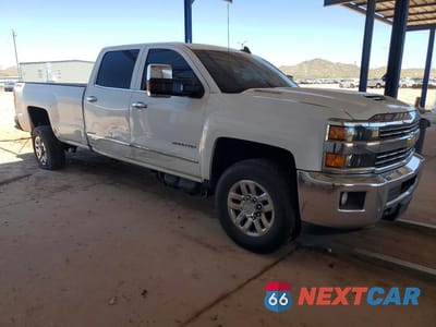 Czwarte zdjęcie samochodu z boku: 2017 CHEVROLET SILVERADO K2500 HEAVY DUTY LTZ VIN:1GC1KWEY8HF174245 - miniatura