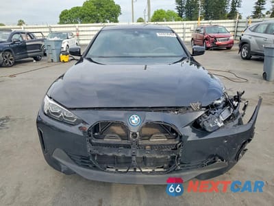 Piąte zdjęcie samochodu w środku: 2023 BMW I4 EDRIVE 35 VIN:WBY43AW04PFR43469 - miniatura