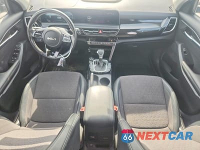 Zdjęcie 8 z 14 samochodu: 2024 KIA SELTOS S VIN:KNDEU2AA3R7493738 - miniatura