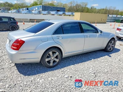 Trzecie zdjęcie samochodu z tyłu: 2011 MERCEDES-BENZ S 550 4MATIC VIN:WDDNG8GB8BA362149 - miniatura
