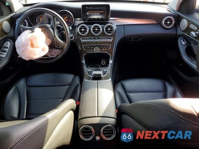 Zdjęcie 8 z 12 samochodu: 2016 MERCEDES-BENZ C 300 4MATIC VIN:55SWF4KB4GU146748 - miniatura