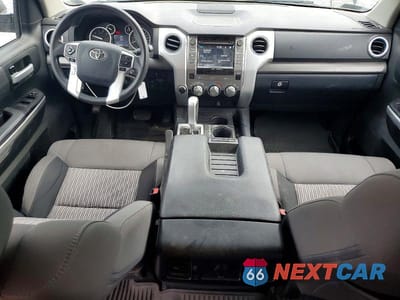 Zdjęcie 8 z 12 samochodu: 2017 TOYOTA TUNDRA SR5 VIN:5TFDW5F10HX625420 - miniatura