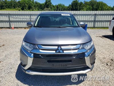 Piąte zdjęcie samochodu w środku: 2018 MITSUBISHI OUTLANDER SE VIN:JA4AZ3A38JZ042458 - miniatura