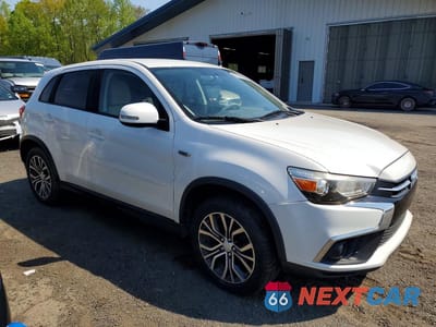 Czwarte zdjęcie samochodu z boku: 2018 MITSUBISHI OUTLANDER SPORT ES VIN:JA4AR3AU7JZ003353 - miniatura