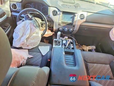 Zdjęcie 8 z 12 samochodu: 2021 TOYOTA TUNDRA CREWMAX SR5 VIN:5TFEY5F10MX273299 - miniatura