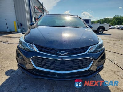 Piąte zdjęcie samochodu w środku: 2017 CHEVROLET CRUZE LT VIN:1G1BE5SM8H7259645 - miniatura