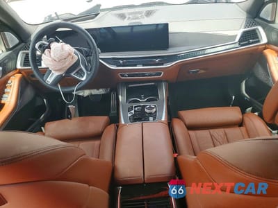 Zdjęcie 8 z 13 samochodu: 2026 BMW X7 XDRIVE40I VIN:5UX23EM00T9130964 - miniatura