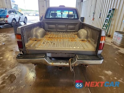 Zdjęcie 6 z 12 samochodu: 1994 TOYOTA PICKUP DX VIN:4TARN13P5RZ236803 - miniatura
