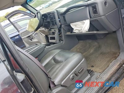 Zdjęcie 8 z 12 samochodu: 2005 CHEVROLET SILVERADO K2500 HEAVY DUTY VIN:1GCHK292X5E174049 - miniatura