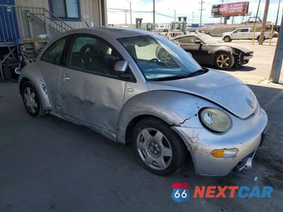 Czwarte zdjęcie samochodu z boku: 2000 VOLKSWAGEN NEW BEETLE GLS VIN:3VWCA21C3YM477882 - miniatura
