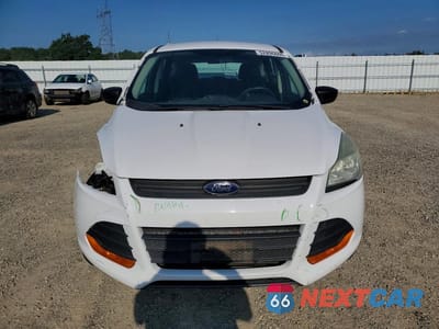Piąte zdjęcie samochodu w środku: 2015 FORD ESCAPE S VIN:1FMCU0F73FUA18107 - miniatura