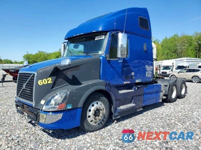 Drugie zdjęcie samochodu z przodu: 2016 VOLVO VN VNL VIN:4V4NC9TH3GN938613 - miniatura
