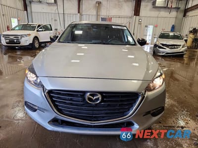 Piąte zdjęcie samochodu w środku: 2018 MAZDA 3 TOURING VIN:3MZBN1V3XJM200849 - miniatura