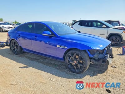 Czwarte zdjęcie samochodu z boku: 2017 JAGUAR XE R - SPORT VIN:SAJAL4BV5HA960854 - miniatura