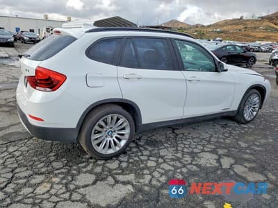 Trzecie zdjęcie samochodu z tyłu: 2014 BMW X1 SDRIVE28I VIN:WBAVM1C54EVW47032 - miniatura