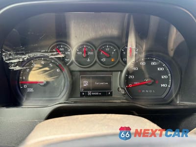 Zdjęcie 8 z 10 samochodu: 2021 CHEVROLET SILVERADO K1500 VIN:3GCUYAEF0MG242818 - miniatura