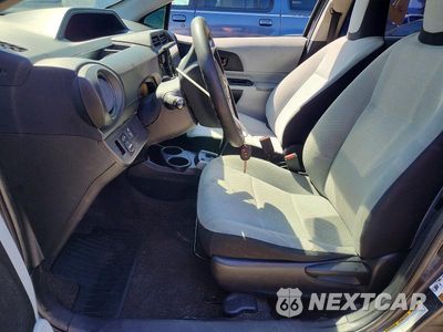 Zdjęcie 7 z 12 samochodu: 2014 TOYOTA PRIUS C ONE VIN:JTDKDTB34E1071743 - miniatura
