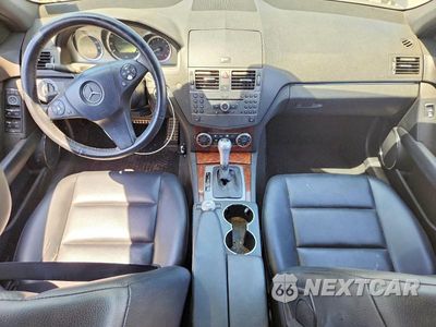 Zdjęcie 8 z 12 samochodu: 2010 MERCEDES-BENZ C-CLASS C300 4MATIC VIN:WDDGF8BB5AF415085 - miniatura