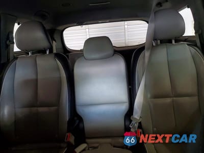 Zdjęcie 10 z 13 samochodu: 2016 KIA SEDONA SXL VIN:KNDME5C19G6128717 - miniatura