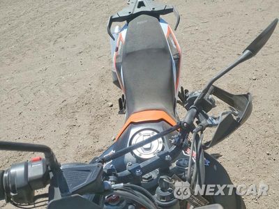 Piąte zdjęcie samochodu w środku: 2021 KTM 890 ADVENTURE R VIN:VBKTR6408MM805659 - miniatura