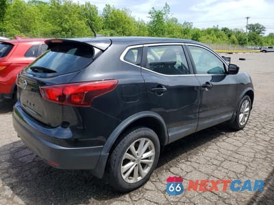 Trzecie zdjęcie samochodu z tyłu: 2017 NISSAN ROGUE SPORT S VIN:JN1BJ1CRXHW121507 - miniatura