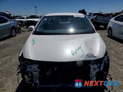 Piąte zdjęcie samochodu w środku: 2019 TOYOTA PRIUS PRIME PREMIUM VIN:JTDKARFP5K3113085 - miniatura