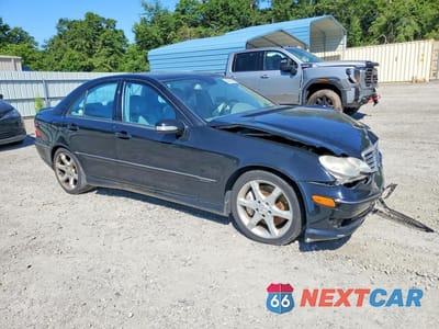 Czwarte zdjęcie samochodu z boku: 2007 MERCEDES-BENZ C 230 VIN:WDBRF52HX7F893922 - miniatura