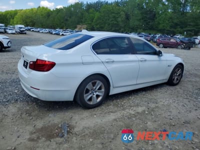 Trzecie zdjęcie samochodu z tyłu: 2013 BMW 528 XI VIN:WBAXH5C54DD112565 - miniatura
