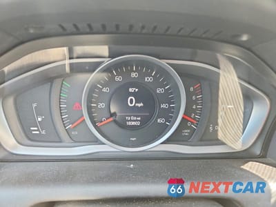 Zdjęcie 9 z 13 samochodu: 2016 VOLVO XC60 T5 VIN:YV440MDJXG2814924 - miniatura
