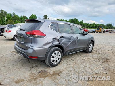 Czwarte zdjęcie samochodu z boku: 2017 NISSAN ROGUE S VIN:KNMAT2MV1HP519316 - miniatura