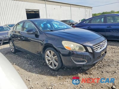 Czwarte zdjęcie samochodu z boku: 2012 VOLVO S60 T6 VIN:YV1902FH2C2130395 - miniatura