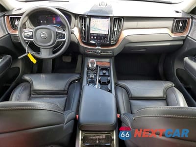 Zdjęcie 8 z 14 samochodu: 2023 VOLVO XC60 ULTIMATE VIN:YV4L12RM5P1264747 - miniatura