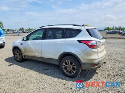 Drugie zdjęcie samochodu z przodu: 2018 FORD ESCAPE SE VIN:1FMCU9GD6JUC60603 - miniatura