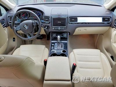 Zdjęcie 8 z 12 samochodu: 2016 VOLKSWAGEN TOUAREG SPORT VIN:WVGEF9BP2GD002219 - miniatura