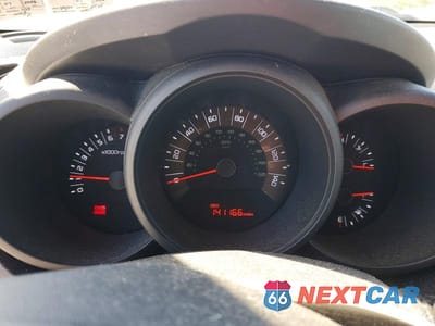 Zdjęcie 9 z 12 samochodu: 2011 KIA SOUL BASE VIN:KNDJT2A15B7332492 - miniatura