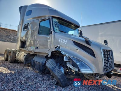 Zdjęcie 9 z 10 samochodu: 2020 VOLVO VNL SEMI TRUCK VIN:4V4NC9EH6LN204961 - miniatura