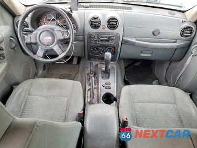 Zdjęcie 8 z 12 samochodu: 2005 JEEP LIBERTY SPORT VIN:1J4GL48K05W717516 - miniatura