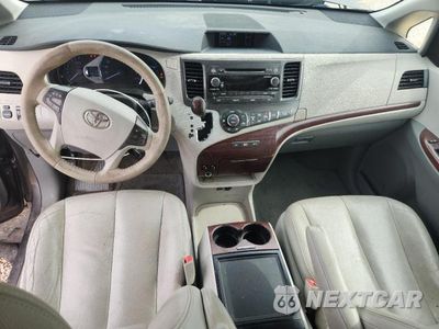 Zdjęcie 8 z 13 samochodu: 2012 TOYOTA SIENNA XLE 8-PASSENGER VIN:5TDYK3DC7CS277457 - miniatura