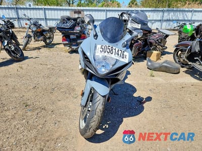 Drugie zdjęcie samochodu z przodu: 2019 SUZUKI GSX-R600 VIN:JS1GN7FA8K7100442 - miniatura