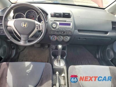 Zdjęcie 8 z 13 samochodu: 2008 HONDA FIT SPORT VIN:JHMGD38668S062143 - miniatura
