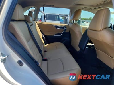 Zdjęcie 10 z 12 samochodu: 2019 TOYOTA RAV4 XLE PREMIUM VIN:JTMC1RFV1KD019945 - miniatura