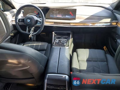 Zdjęcie 8 z 12 samochodu: 2023 BMW 760 XI VIN:WBA33EJ0XPCM54214 - miniatura