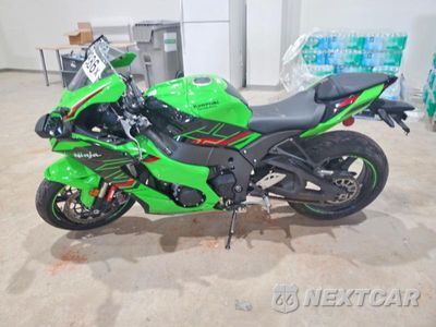 Trzecie zdjęcie samochodu z tyłu: 2024 KAWASAKI ZX1002 L VIN:JKBZXVL19RA011452 - miniatura