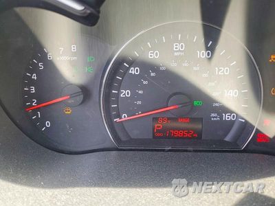 Zdjęcie 9 z 13 samochodu: 2014 KIA SORENTO LX VIN:5XYKT4A68EG462964 - miniatura