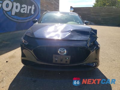 Piąte zdjęcie samochodu w środku: 2026 MAZDA 3 VIN:JM1BPAKL5T1853185 - miniatura
