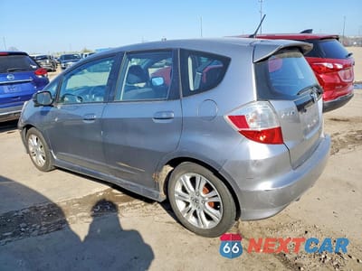Drugie zdjęcie samochodu z przodu: 2010 HONDA FIT SPORT VIN:JHMGE8H46AS027665 - miniatura