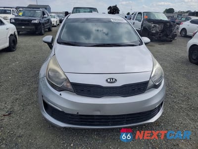 Piąte zdjęcie samochodu w środku: 2016 KIA RIO LX VIN:KNADM4A30G6584023 - miniatura